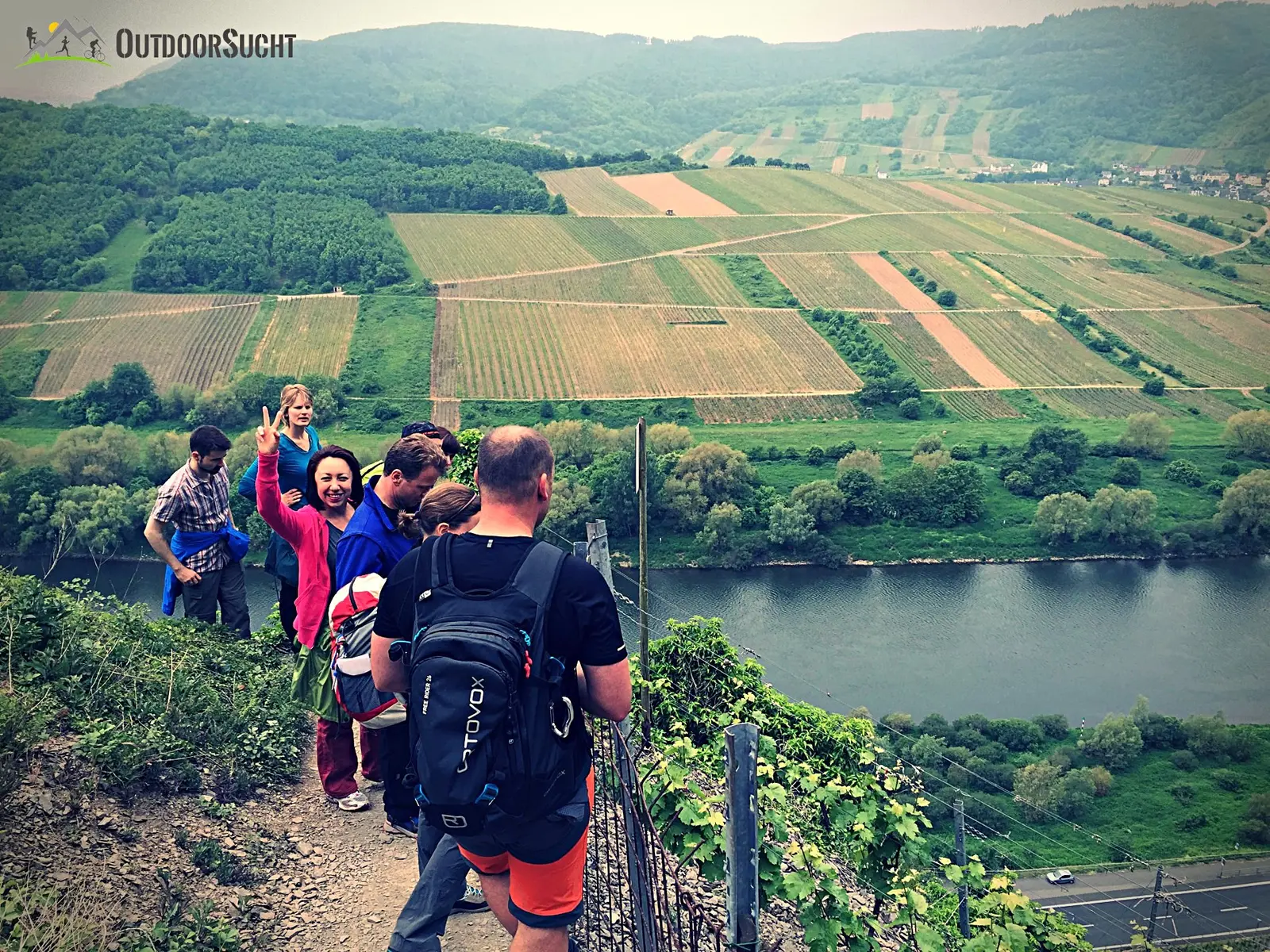 Blick vom Calmont-Klettersteig über die Weinberge an der Mosel